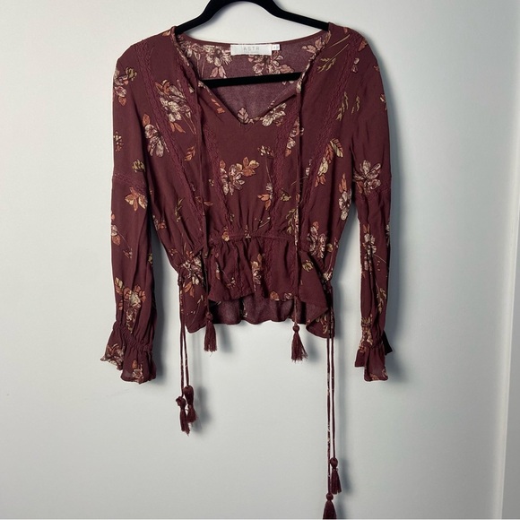 Astr the label / Maroon Floral Boho Blouse - Picture 2 of 7